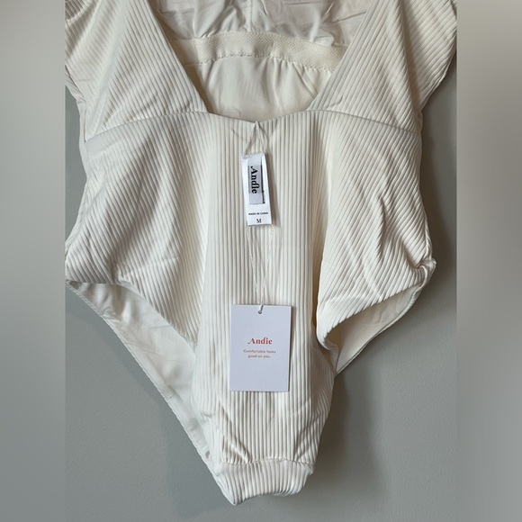 *NWT* Andie The Asbury Rib One Piece Swimsuit in Coco Ivory Size M - Picture 5 of 10
